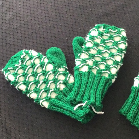 Homemade hat and mittens - Picture 2 of 3